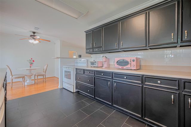 3042 Oak Forest Drive, Houston, TX 77018