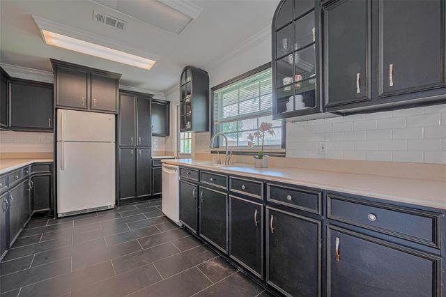 3042 Oak Forest Drive, Houston, TX 77018