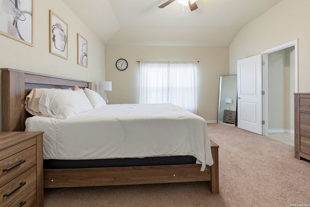 148 Lark Hill, Floresville, TX 78114
