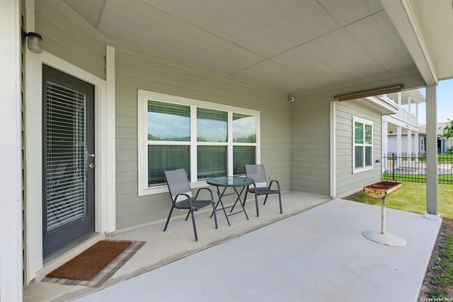 148 Lark Hill, Floresville, TX 78114
