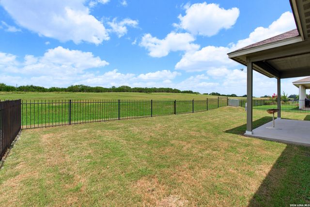 148 Lark Hill, Floresville, TX 78114
