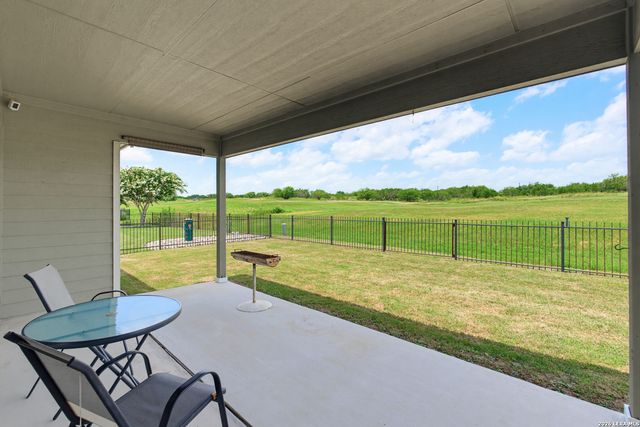 148 Lark Hill, Floresville, TX 78114