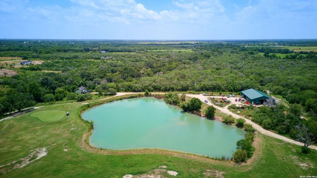 148 Lark Hill, Floresville, TX 78114