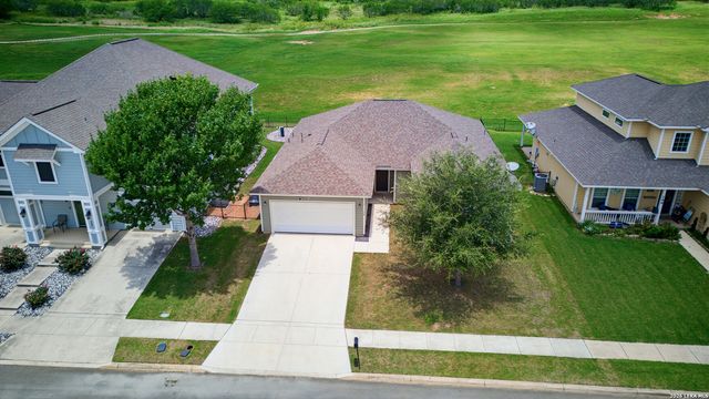 148 Lark Hill, Floresville, TX 78114