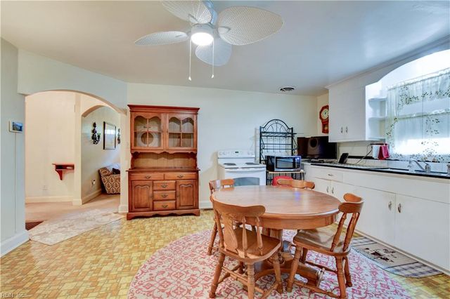 3904 Wyatt DR, Portsmouth, VA 23703