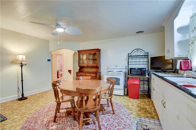 3904 Wyatt DR, Portsmouth, VA 23703