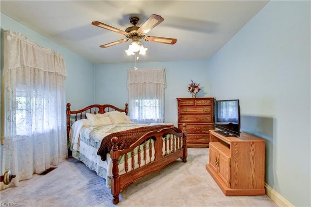 3904 Wyatt DR, Portsmouth, VA 23703