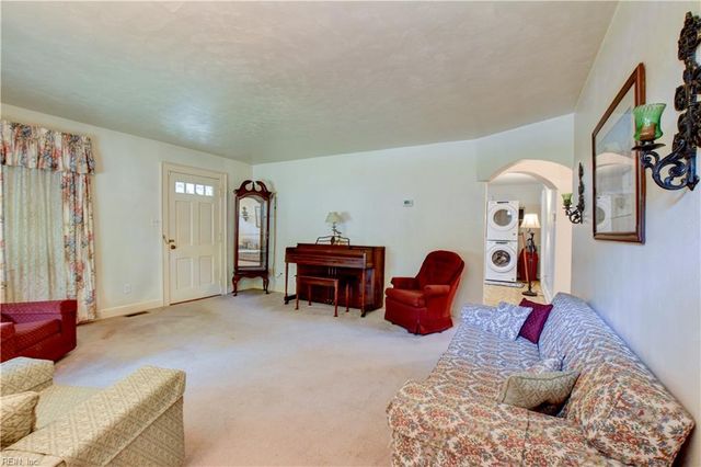 3904 Wyatt DR, Portsmouth, VA 23703