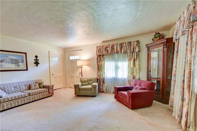 3904 Wyatt DR, Portsmouth, VA 23703