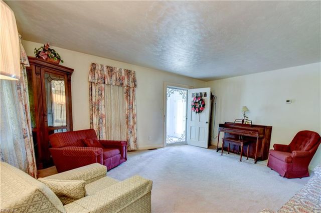 3904 Wyatt DR, Portsmouth, VA 23703