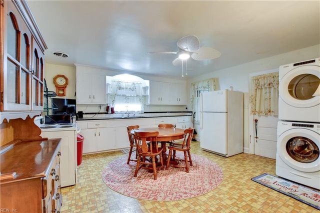 3904 Wyatt DR, Portsmouth, VA 23703