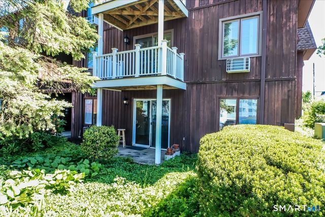 136 Deer Hill Avenue B12, Danbury, CT 06810