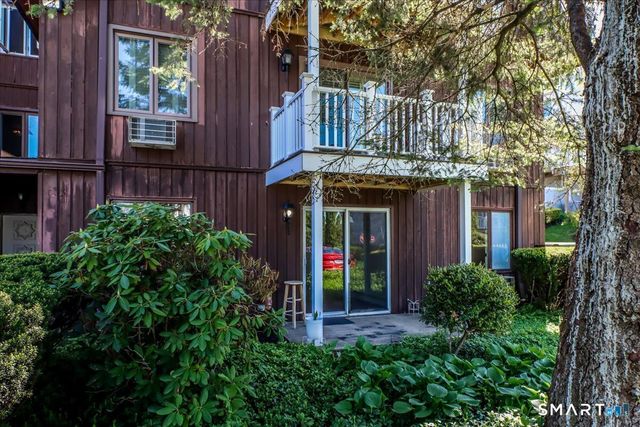136 Deer Hill Avenue B12, Danbury, CT 06810