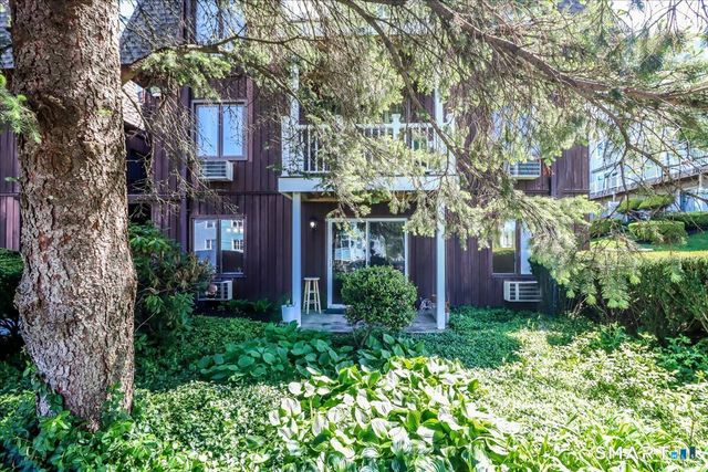 136 Deer Hill Avenue B12, Danbury, CT 06810