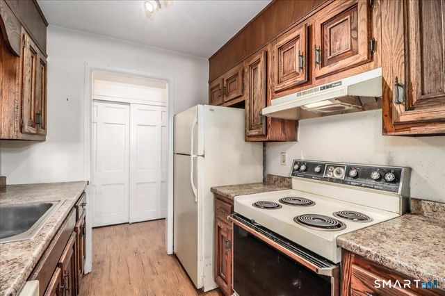 136 Deer Hill Avenue B12, Danbury, CT 06810
