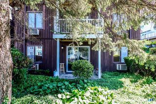 136 Deer Hill Avenue B12, Danbury, CT 06810