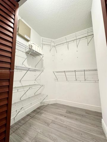1113 NW 97th Dr, Coral Springs, FL 33071