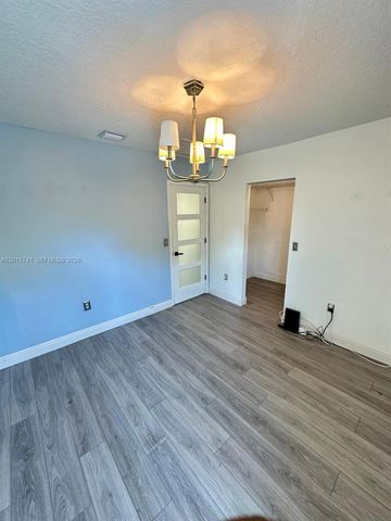 1113 NW 97th Dr, Coral Springs, FL 33071