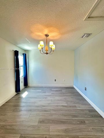 1113 NW 97th Dr, Coral Springs, FL 33071