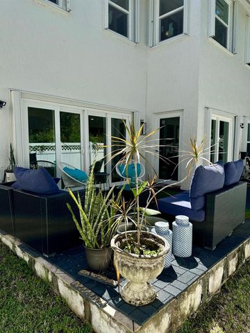 1113 NW 97th Dr, Coral Springs, FL 33071