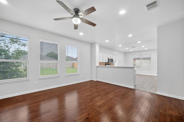 1060 Westbrook Court, Grand Prairie, TX 75052