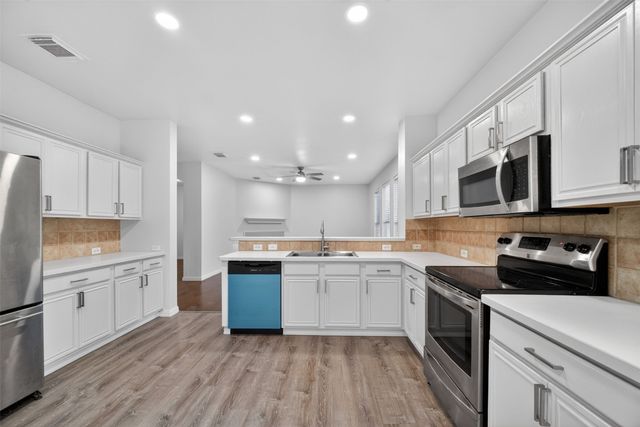 1060 Westbrook Court, Grand Prairie, TX 75052