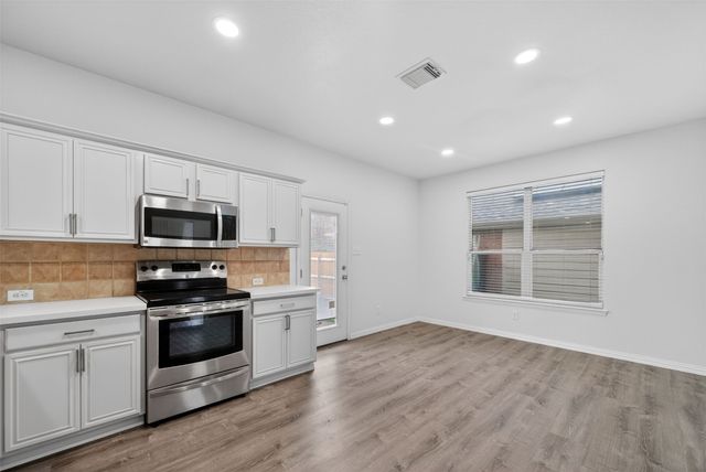 1060 Westbrook Court, Grand Prairie, TX 75052