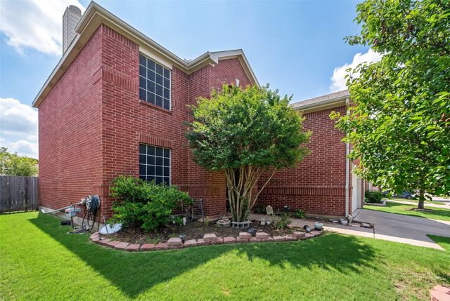 1060 Westbrook Court, Grand Prairie, TX 75052