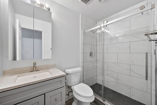1060 Westbrook Court, Grand Prairie, TX 75052
