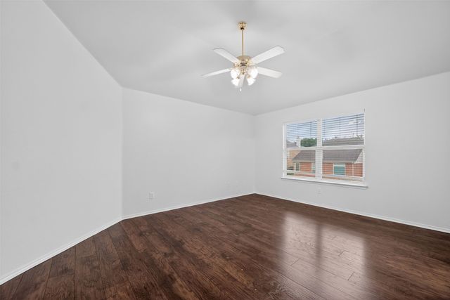 1060 Westbrook Court, Grand Prairie, TX 75052