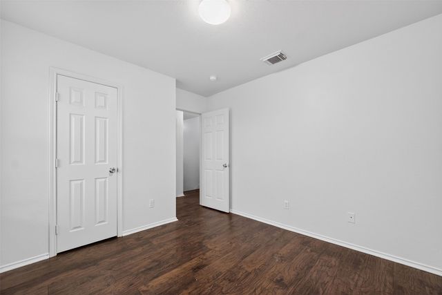 1060 Westbrook Court, Grand Prairie, TX 75052