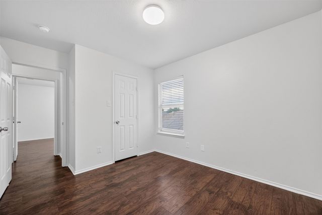 1060 Westbrook Court, Grand Prairie, TX 75052