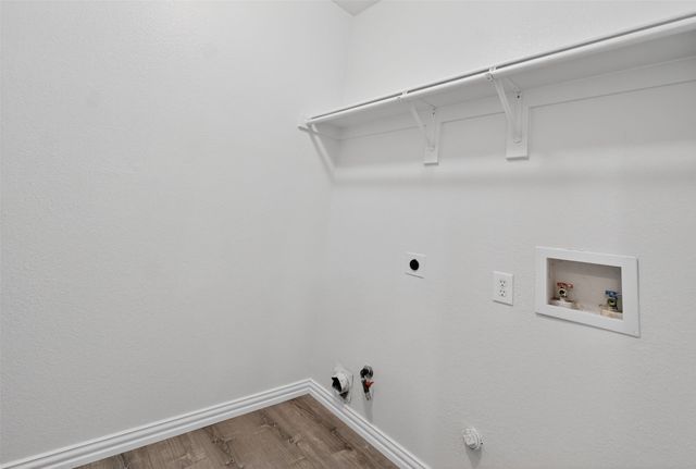 1060 Westbrook Court, Grand Prairie, TX 75052