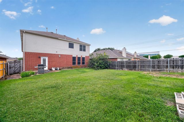 1060 Westbrook Court, Grand Prairie, TX 75052