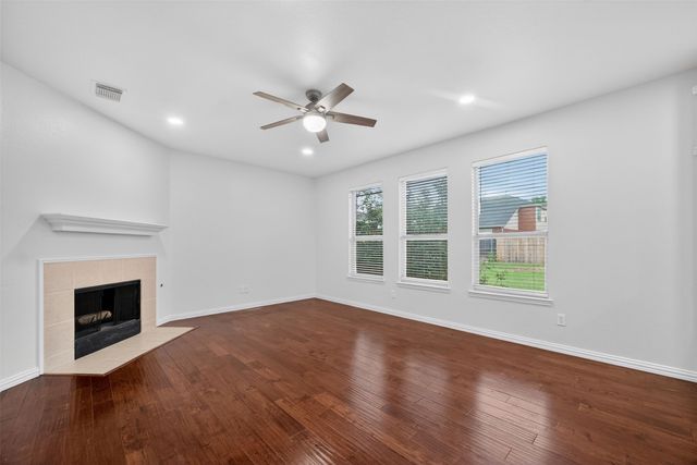 1060 Westbrook Court, Grand Prairie, TX 75052