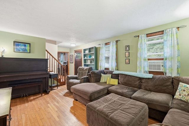 46 Prospect St, Rutland, MA 01543