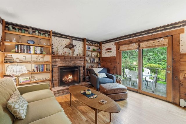 46 Prospect St, Rutland, MA 01543