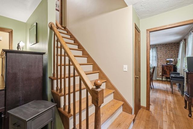 46 Prospect St, Rutland, MA 01543