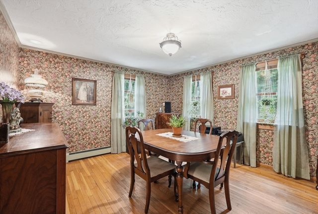 46 Prospect St, Rutland, MA 01543