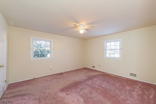 3 Maple Ct, East Hanover Twp., NJ 07936