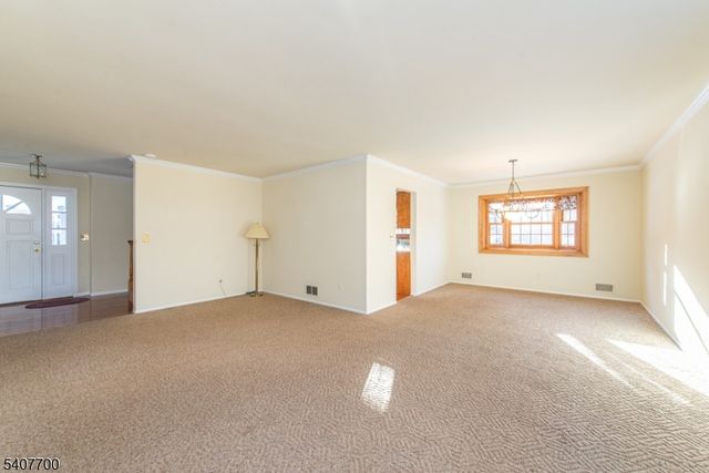 3 Maple Ct, East Hanover Twp., NJ 07936