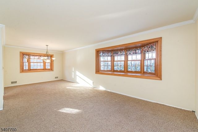 3 Maple Ct, East Hanover Twp., NJ 07936