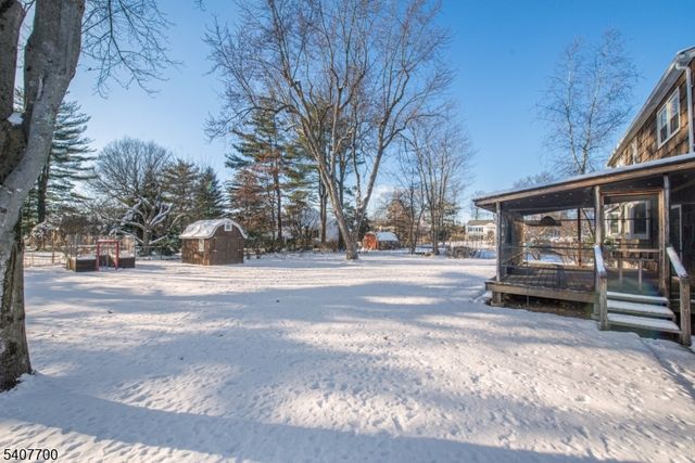 3 Maple Ct, East Hanover Twp., NJ 07936