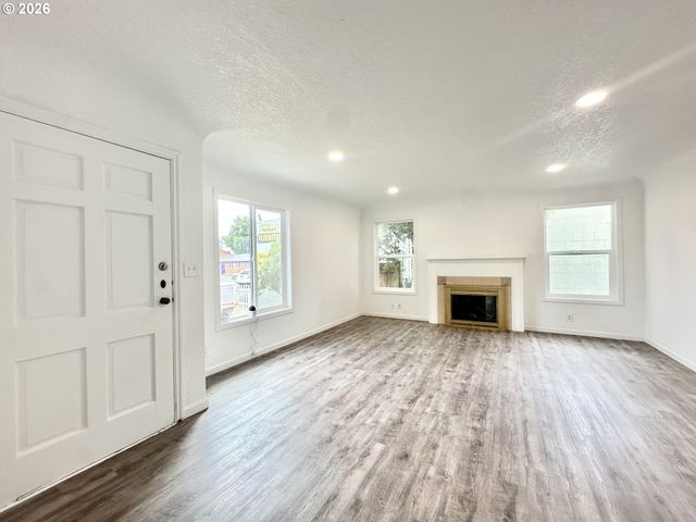 13533 Se DIVISION St, Portland, OR 97236