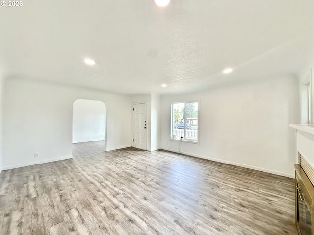 13533 Se DIVISION St, Portland, OR 97236