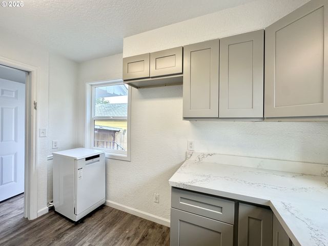 13533 Se DIVISION St, Portland, OR 97236