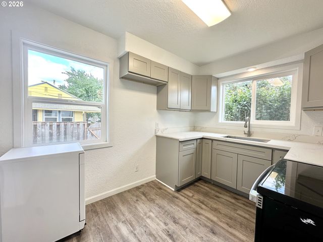 13533 Se DIVISION St, Portland, OR 97236