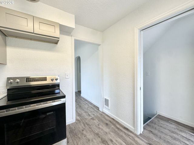 13533 Se DIVISION St, Portland, OR 97236