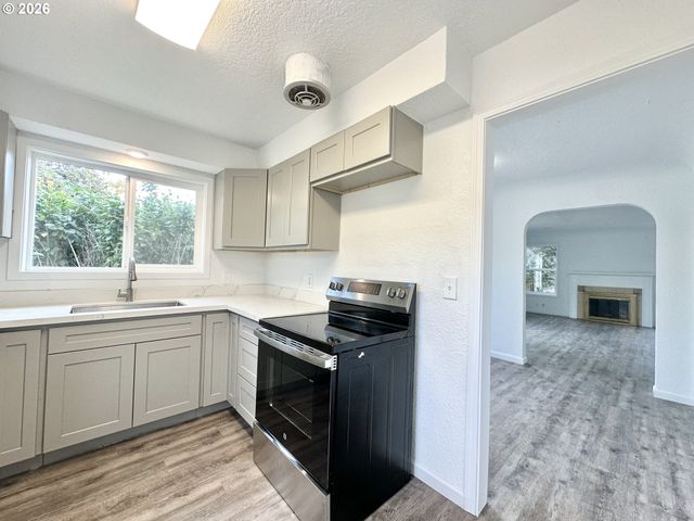 13533 Se DIVISION St, Portland, OR 97236