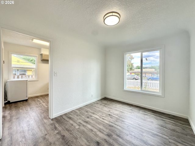 13533 Se DIVISION St, Portland, OR 97236